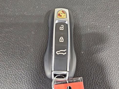 Used 2019 Porsche Cayenne AWD/4WD image 28