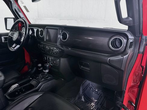 Used 2021 Jeep Wrangler Unlimited Sahara AWD/4WD image 27