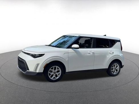 Used 2025 Kia Soul LX w/ LX Technology Package FWD image 8