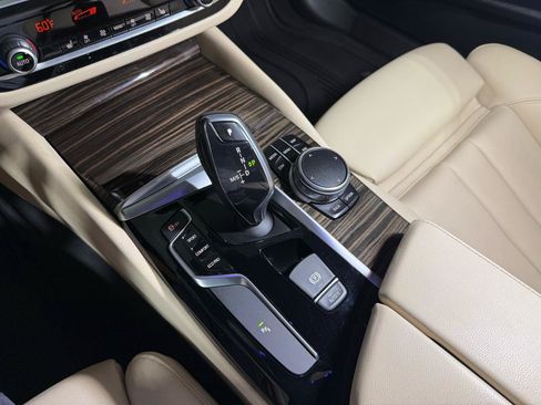Used 2018 BMW 530i RWD image 17