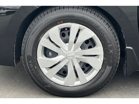 Used 2025 Nissan Versa S w/ Trunk Package image 29