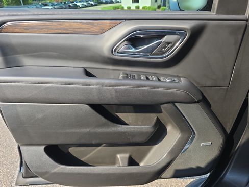 Used 2024 Chevrolet Tahoe Premier AWD/4WD image 28