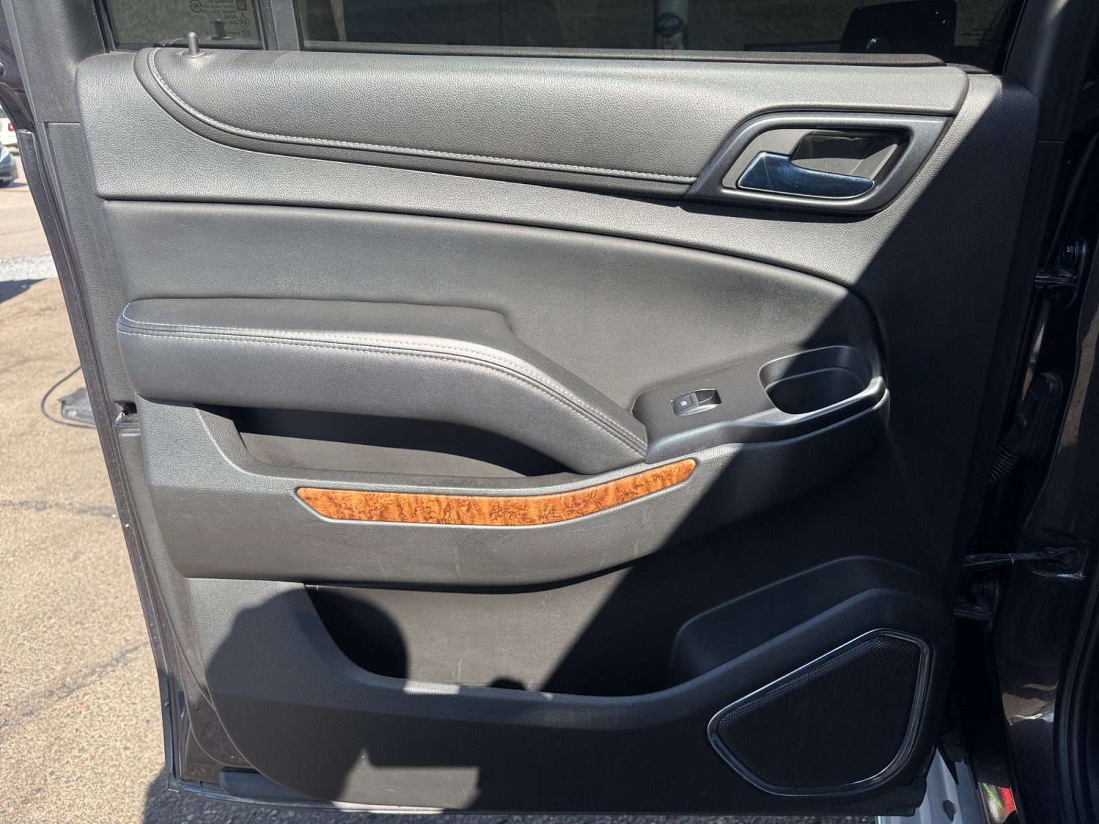 Used 2015 Chevrolet Suburban LTZ AWD/4WD image 16