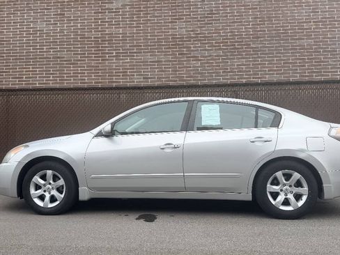 Used 2009 Nissan Altima 2.5 S w/ Convenience Plus Pkg FWD image 3