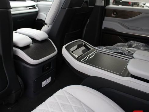 New 2026 Lincoln Navigator L Black Label AWD/4WD image 52
