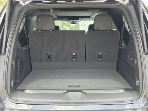 New 2026 Chevrolet Suburban High Country RWD image 12