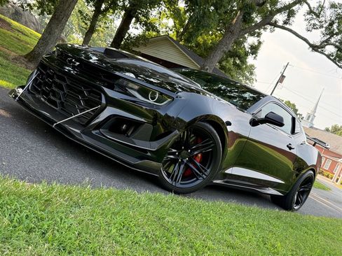 Used 2018 Chevrolet Camaro ZL1 RWD image 3