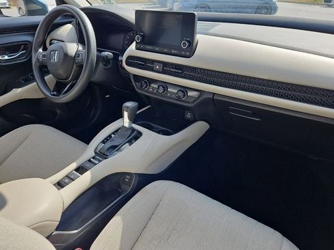 Certified 2025 Honda HR-V LX image 10