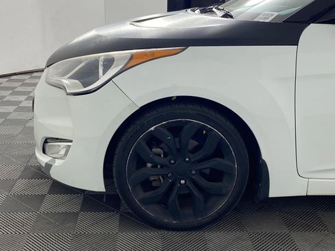 Used 2013 Hyundai Veloster w/ Style Pkg image 10