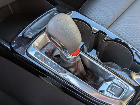 Used 2024 Chevrolet Trax RS image 24