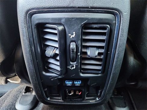 Used 2021 Jeep Grand Cherokee Limited image 22