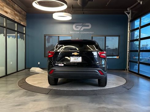 Used 2024 Chevrolet Trax LS FWD image 4