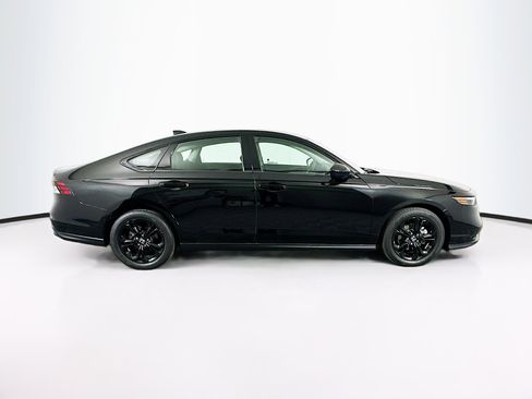 Used 2025 Honda Accord SE image 10