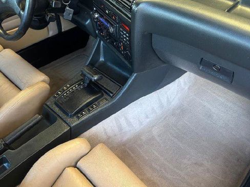 Used 1991 BMW 325i Convertible RWD image 25