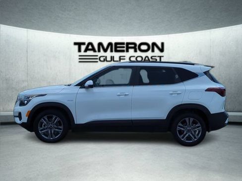 Used 2023 Kia Seltos S AWD/4WD image 2