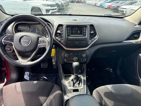 Used 2015 Jeep Cherokee Latitude FWD image 13