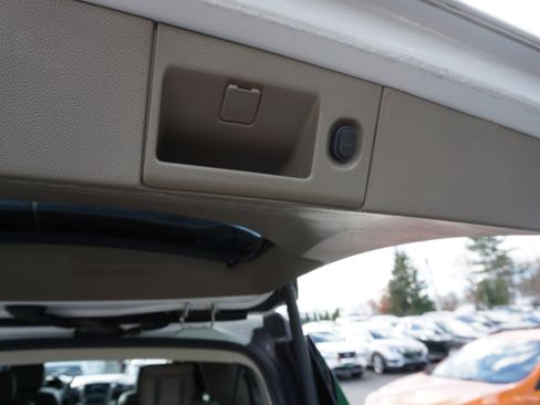 Used 2018 GMC Yukon XL SLT w/ Premium Edition image 14