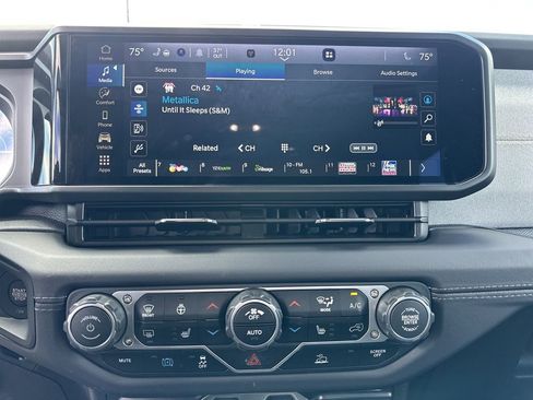 Used 2025 Jeep Wrangler Sahara 4xe image 11