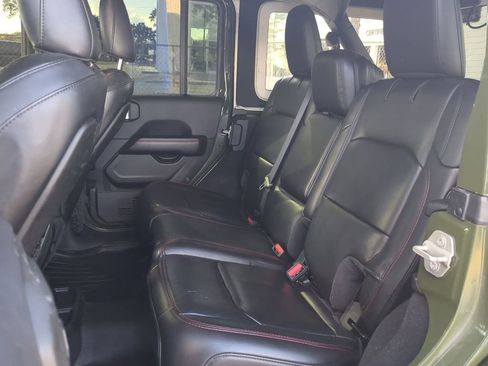 Used 2024 Jeep Wrangler Unlimited Rubicon image 12