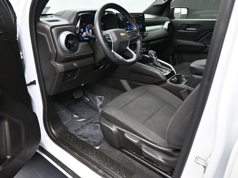 Used 2024 Chevrolet Colorado LT w/ LT Convenience Package image 2