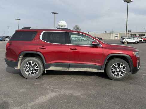 Used 2023 GMC Acadia SLT image 2