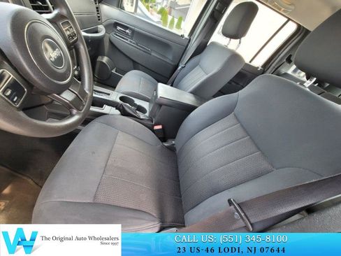 Used 2012 Jeep Liberty Sport AWD/4WD image 12