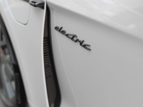 New 2026 Porsche Taycan GTS AWD/4WD image 14