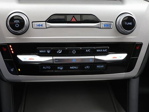 Used 2023 Ford Explorer XLT w/ Equipment Group 202A image 24