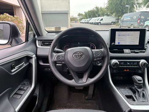 Used 2023 Toyota RAV4 XLE AWD/4WD image 6