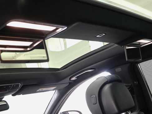 Used 2017 Mercedes-Benz S 550 Sedan w/ Sport Package w/ Sport Package image 65