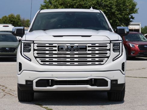 Used 2023 GMC Sierra 1500 Denali Ultimate AWD/4WD image 2