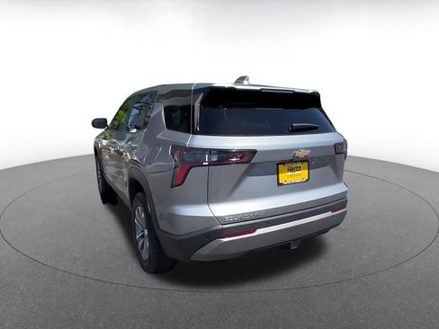 Used 2025 Chevrolet Equinox LT AWD/4WD image 11
