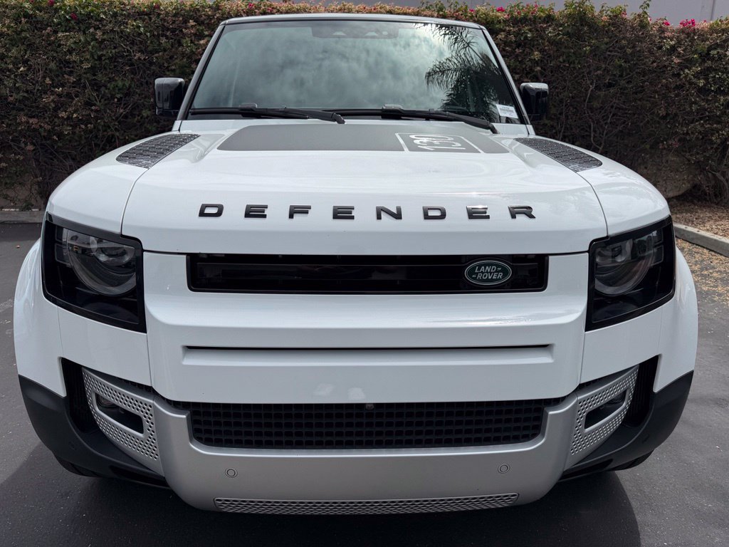 Used 2023 Land Rover Defender 130 SE AWD/4WD image 8