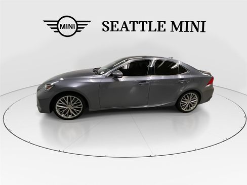 Used 2017 Lexus IS 300 AWD image 6