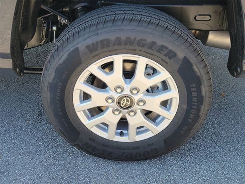 New 2025 Toyota Tacoma SR5 image 5