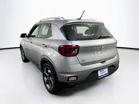 Used 2024 Hyundai Venue SEL FWD image 7