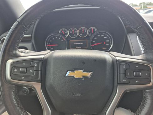 Used 2021 Chevrolet Suburban LT RWD image 9
