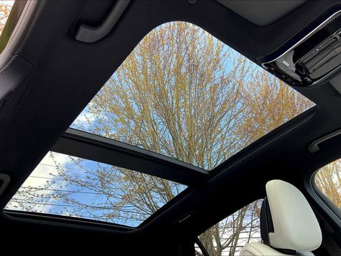 Certified 2025 Mercedes-Benz GLC 300 4MATIC image 11