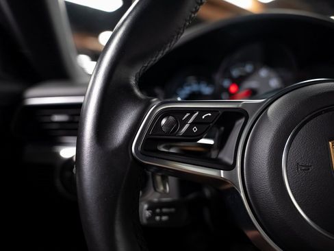 Used 2019 Porsche 911 Carrera 4S image 34