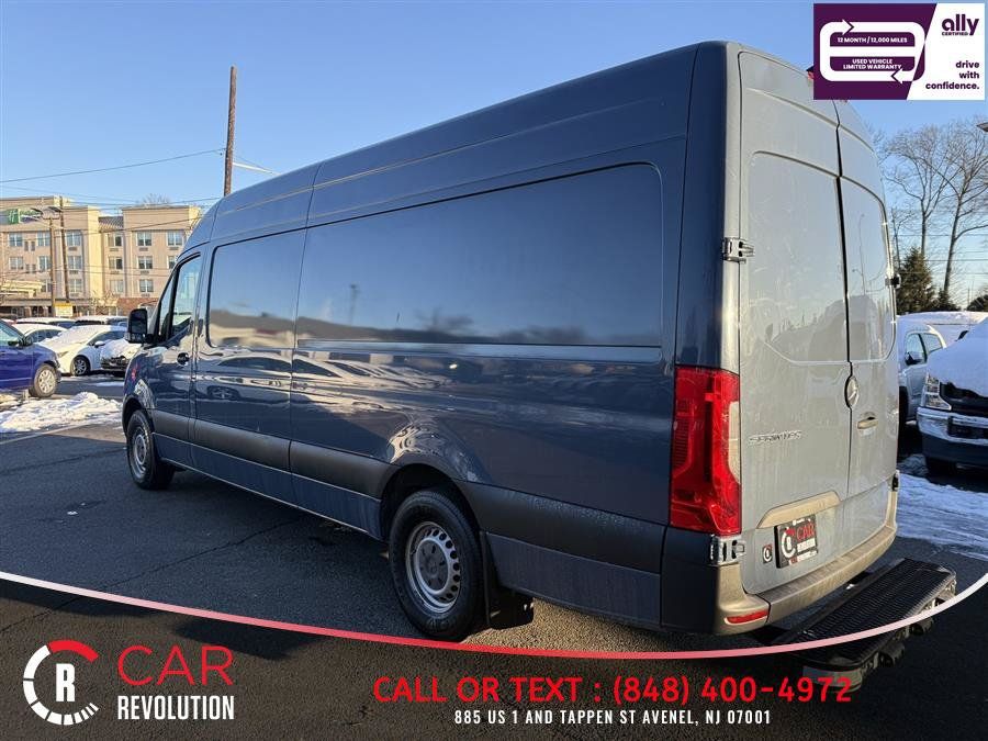 Used 2021 Mercedes-Benz Sprinter 2500 image 4