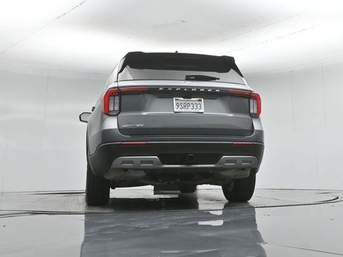 Used 2025 Ford Explorer Active w/ Active Comfort Package RWD image 53