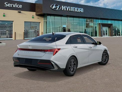 New 2026 Hyundai Elantra Hybrid FWD image 4