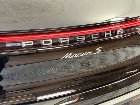 Used 2024 Porsche Macan S AWD/4WD image 31