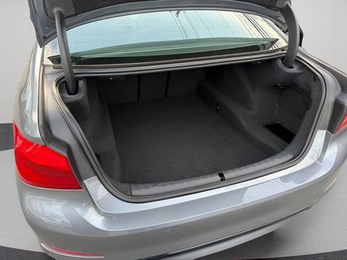 Used 2020 BMW 530i xDrive w/ Premium Package image 36