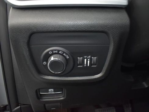 New 2026 Jeep Grand Cherokee Altitude AWD/4WD image 15