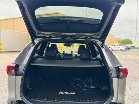 Used 2024 Toyota RAV4 XSE w/ Premium Package image 28