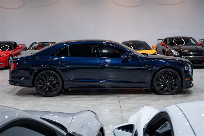 Used 2022 Bentley Flying Spur W12 AWD/4WD image 7