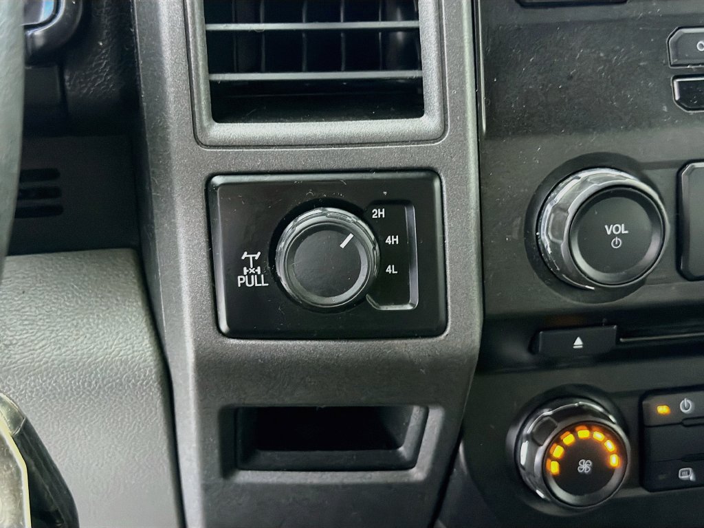 Used 2017 Ford F250 XL w/ Power Equipment Group AWD/4WD image 32