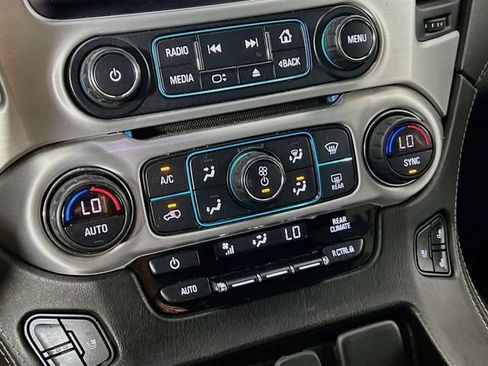 Used 2020 GMC Yukon SLT w/ Premium Edition AWD/4WD image 19