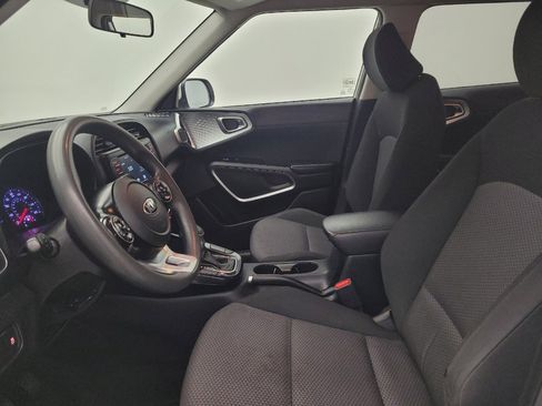 Used 2020 Kia Soul LX FWD image 17